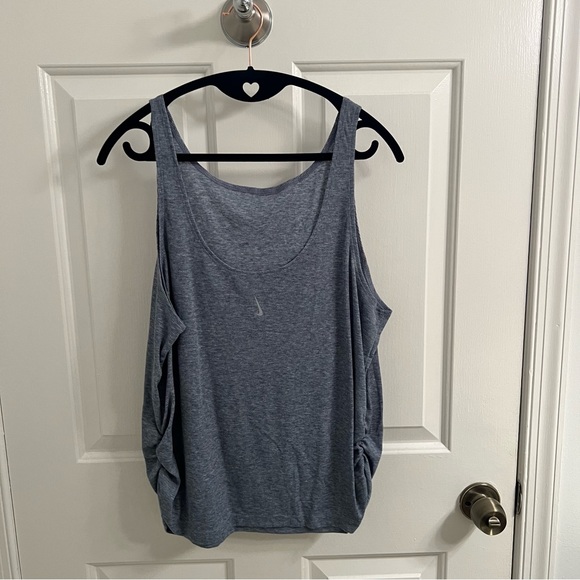 NWOT! NIKE Dri-Fit top - Picture 2 of 4
